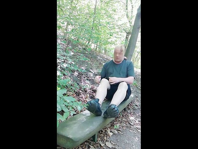 Download: nylonjunge - Nylon Fetisch Pause auf dem Seilbahnberg