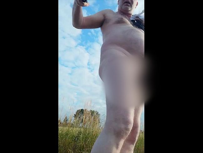 Download: nylonjunge - Geiles Wichsen in der Natur als Exhibitionist