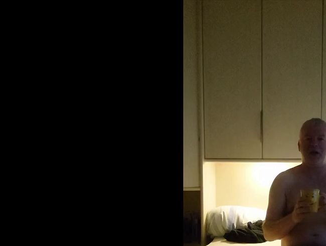 Download: nylonjunge - Nylonjunge wünscht Dir einen frostigen Morgen