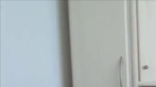 Download: nylonjunge - Geile reife Frau holt sich Sperma