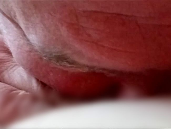 Download: nylonjunge - Fick die alten Nylonfüsse und die alte Nylonfotze