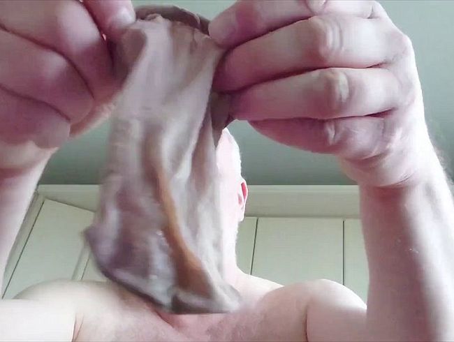 Download: nylonjunge - Solo Spaß mit dem Geschenkten Feinsöckchen