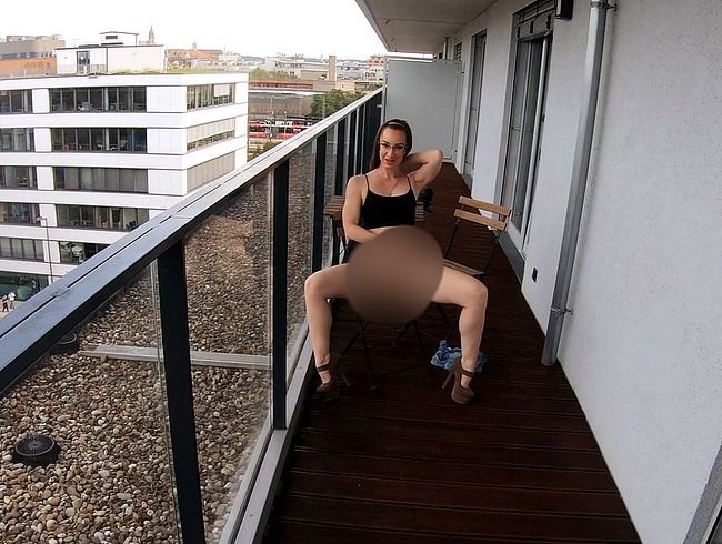 Download: old-guy - ...lass knallen Old-Guy… geile MILF will einfach nur durchgefickt werden...