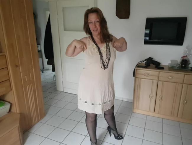 Download: paarjoergtina - Strippen und Füsse zeigen