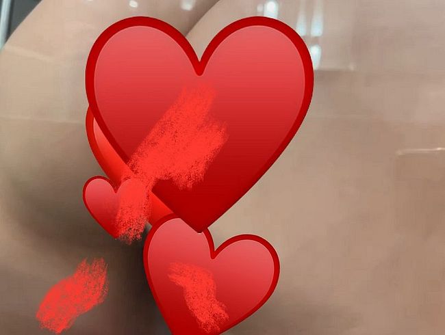 Download: pinadeluxe - Natursekt in der Dusche