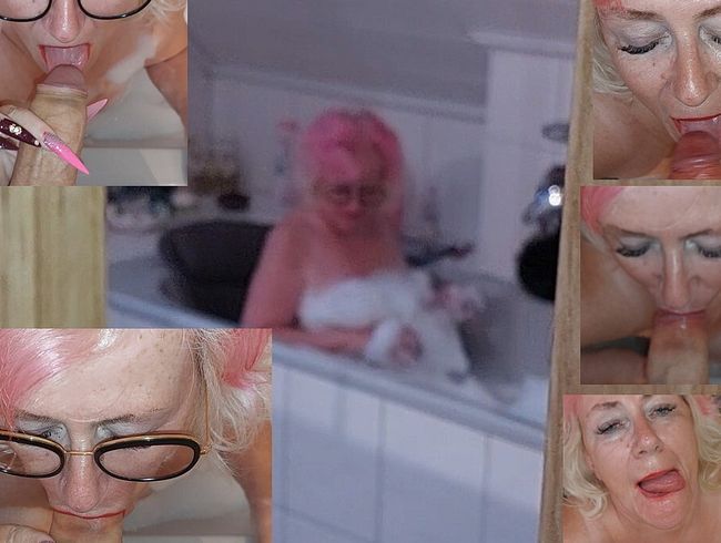 Download: pure-vicky - Sperma schlucken vom Spanner in der Badewanne