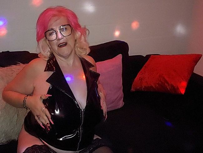 Download: pure-vicky - Geile Lack Lady Vicky in der Bar