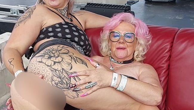 Download: pure-vicky - Heiße Bühnenshow mit der Sexy Furby