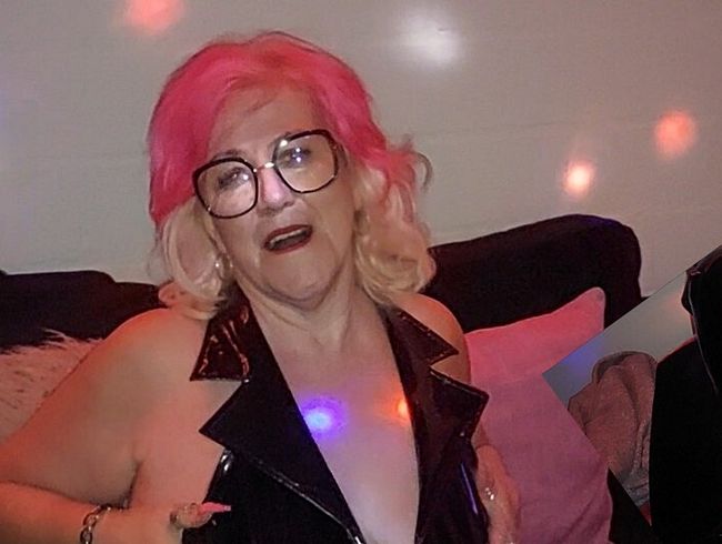 Download: pure-vicky - Geile Lack Lady Vicky in der Cocktailbar