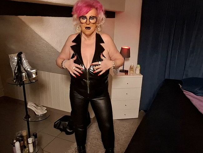 Download: pure-vicky - Meine Löcher brauchen ständig Schwänze und frisches Sperma!!!