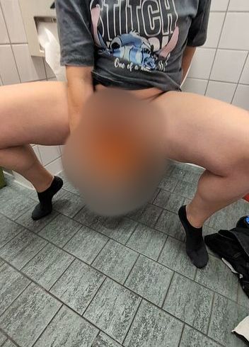 Download: pussycat33 - Pissen durch den Trichter Handy Video .