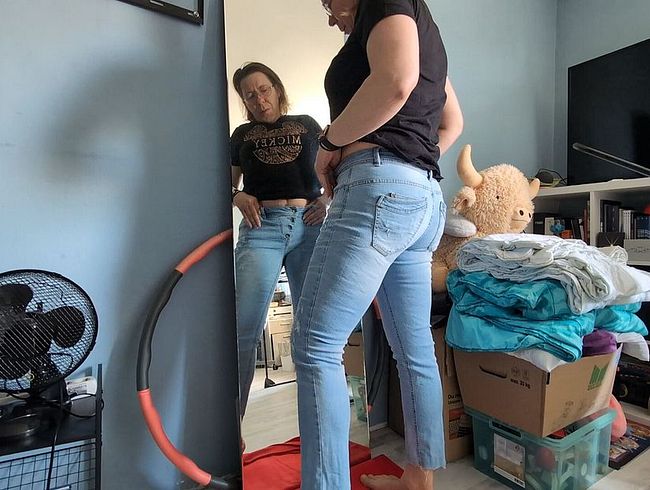 Download: pussycat33 - Jeans Piss vorm Spiegel .