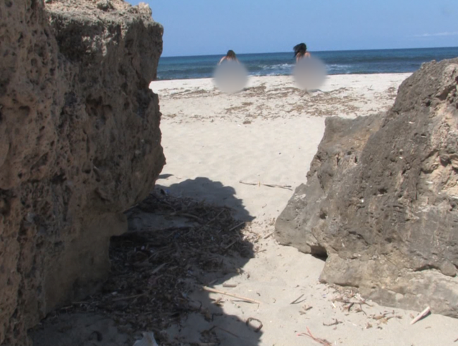 Download: salmadenora - 2 nackte Weiber am Strand