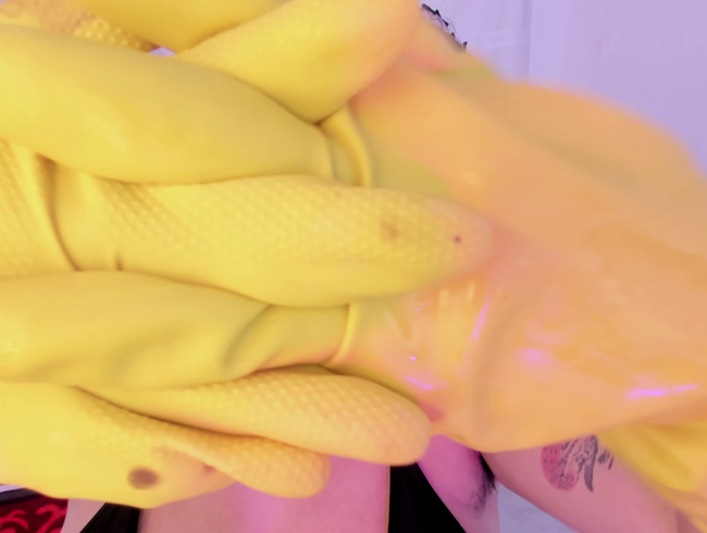 Download: samanta-cutexxx - Dienstmädchen-Handjob, mit sexy Gummihandschuhen