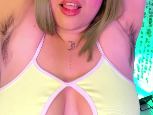 Download: samanta-cutexxx - Zartes Mädchen, aber mit geilen behaarten Achseln