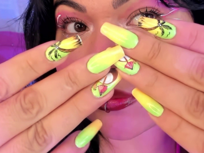 Download: samanta-cutexxx - Fetische für lange Nägel und Geräusche, die Dinge berühren, ASMR