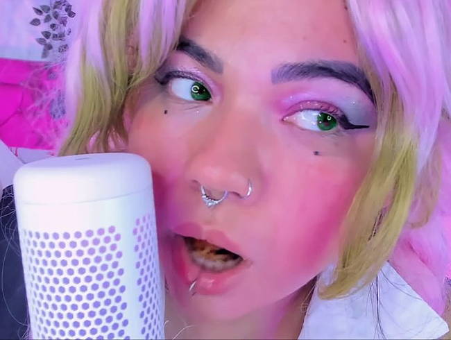 Download: samanta-cutexxx - ASMR Kartoffeln essen, sehr sexy Mundgeräusche, Mundfetisch