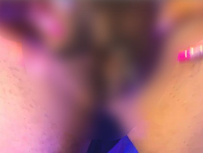 Download: samanta-cutexxx - Ich pinkle, meine haarige Muschi ist sehr nass, großer Spritzer