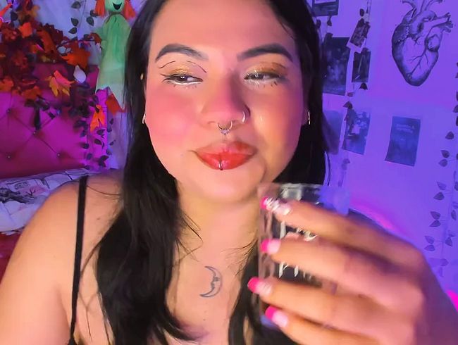 Download: samanta-cutexxx - Samantha bestraft ihren Sklaven 1 Video