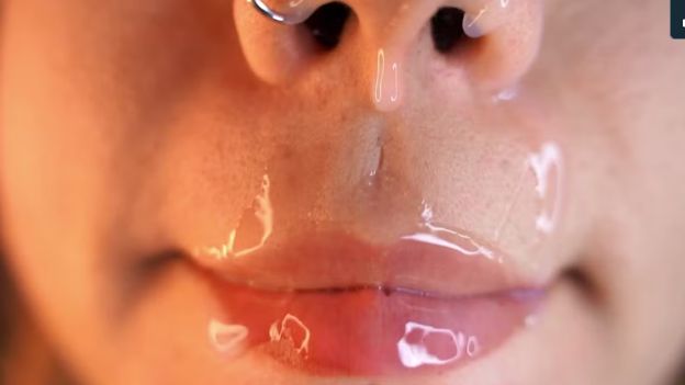 Download: samanta-cutexxx - Niesen in ein engelsgleiches Gesicht sexy