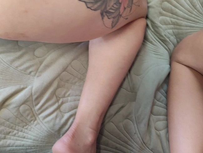 Download: sansaniz1964 - Zwei Lesben lecken Pussys und werden gefickt