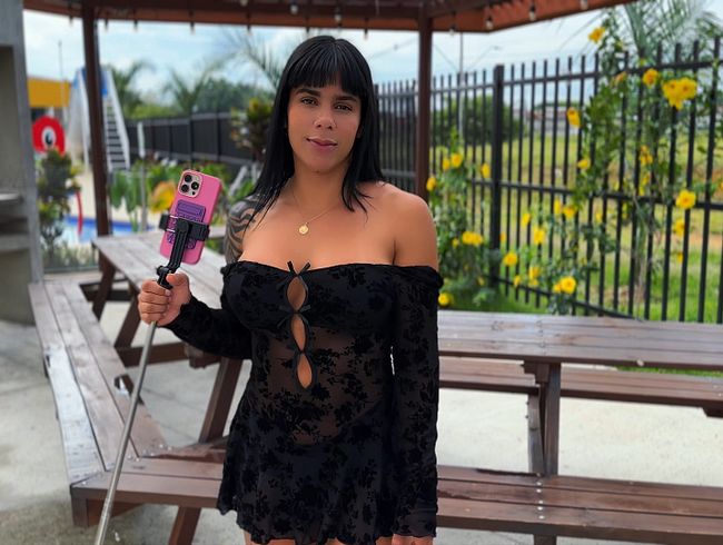 Download: sayafit - Die großarschige Schwägerin Sayafit lädt den Freund ihrer Schwester ein, Pornovideos aufzunehmen