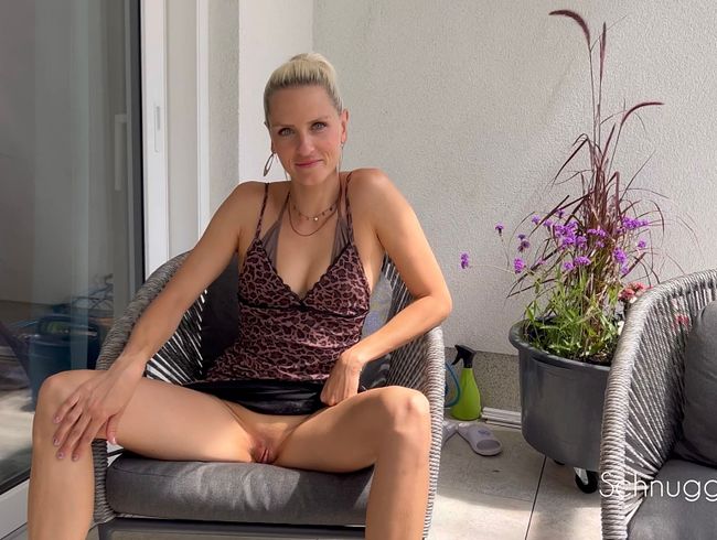 Download: schnuggie91 - Notgeiler Chef! Meine blanke Muschi überzeugt ihn!