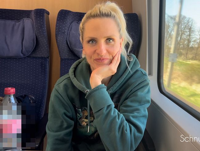 Download: schnuggie91 - Mitten im Zug! Konnte die Finger nicht von mir lassen