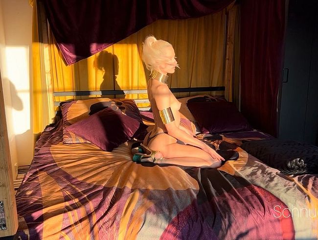 Download: schnuggie91 - OMG! Mein Arsch wird nicht nur durch die Sonne verwöhnt!