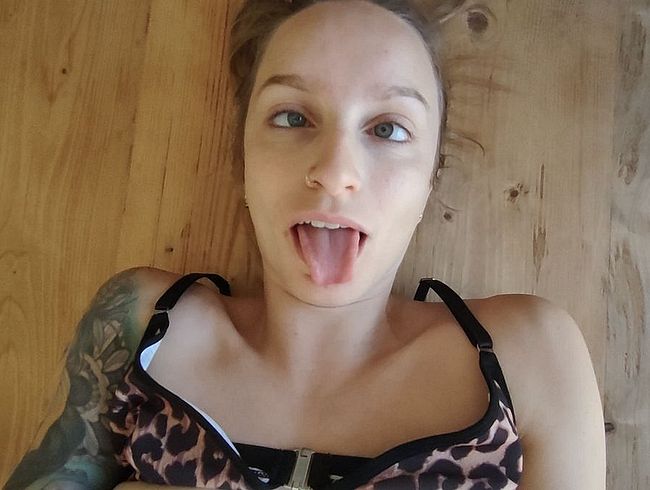 Download: sex-commune - Im Urlaub auf dem Esstisch in Arsch gefickt