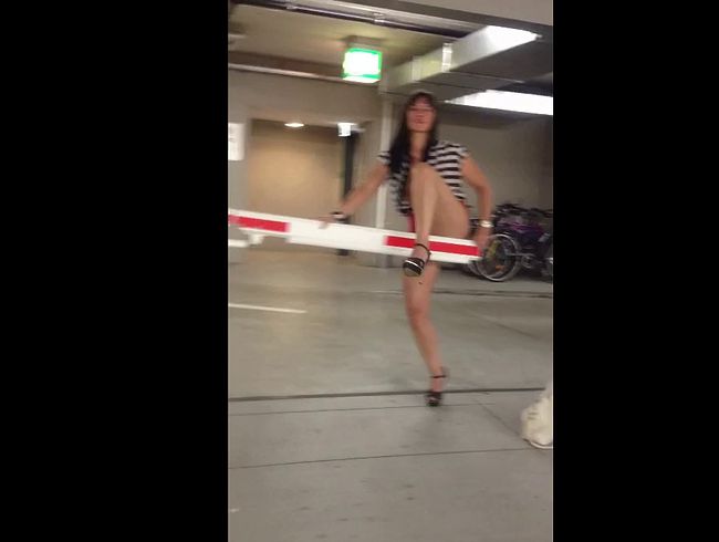 Download: sexiluder - Befriedigt in der Tiefgarage, Löcher gezeigt, gefickt und….