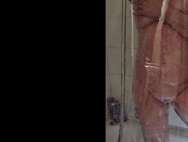 Download: sexyhexy683 - Duschen beim Fotografen, wurde von ihm fotografiert