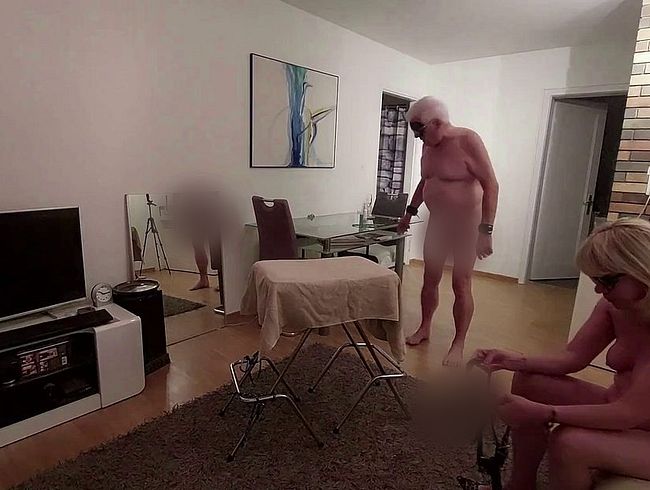 Download: sexyhexy683 - Erst muss mal der InnenDildo rein in die Fotze