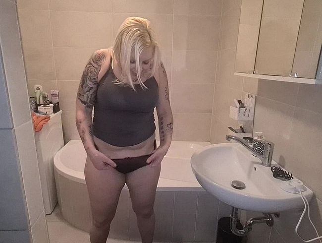 Download: sexymaus5711 - Geil durch meinen String gepisst!!!!!!!!