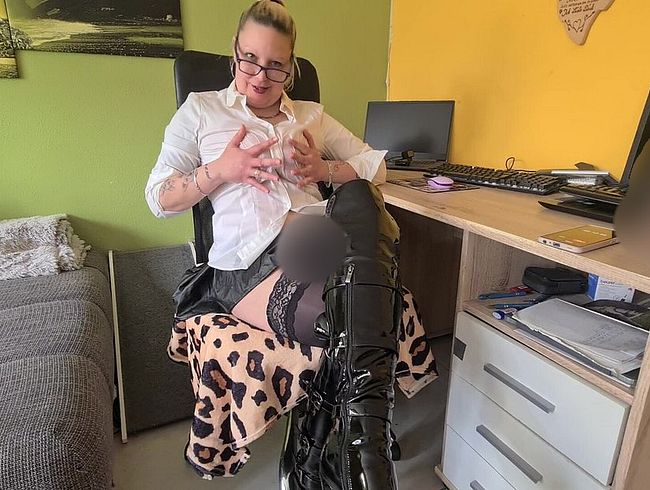 Download: sexymaus5711 - BESORG ES DEINER BÜROSCHLAMPE !!!!!!!!