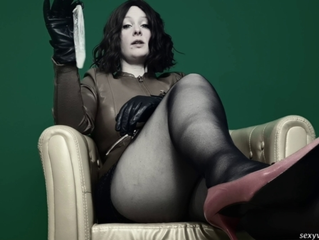 Download: sexyvenushuegel - Schwiegermutter erniedrigt Dich immer mehr