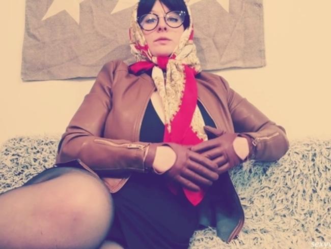 Download: sexyvenushuegel - Untermieter darf schnüffeln