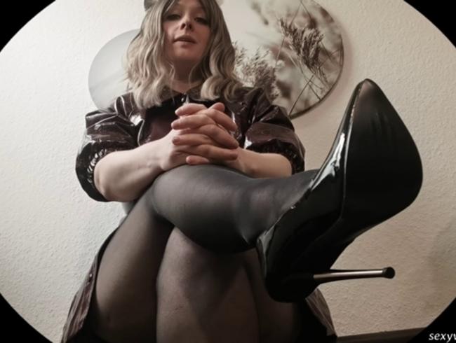 Download: sexyvenushuegel - Schwanzgeile Fantasie am Absatz