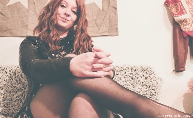 Download: sexyvenushuegel - Wichsi Ralf wichst vor seiner Frau