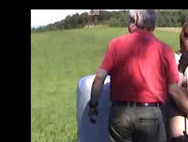 Download: sonntag12 - Er zieht mich aus