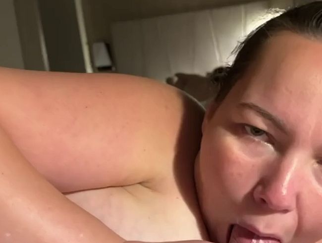 Download: stella69porn - Stella lässt sich brav in ihr Maul spritzen und schluckt alles brav runter! (Ohne Ton)