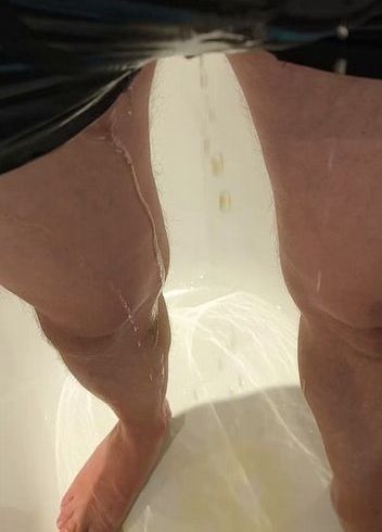 Download: stier11 - Eingenässt