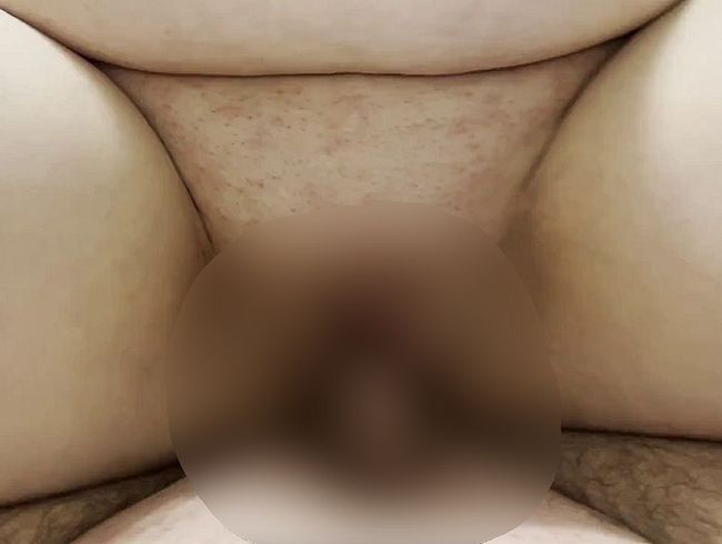 Download: sweet_little_bee88 - Creampie in Nahaufnahme bei Reiterstellung von vorn und von hinten
