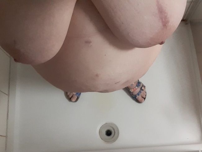 Download: tammara28 - geile Pissen in der Dusche