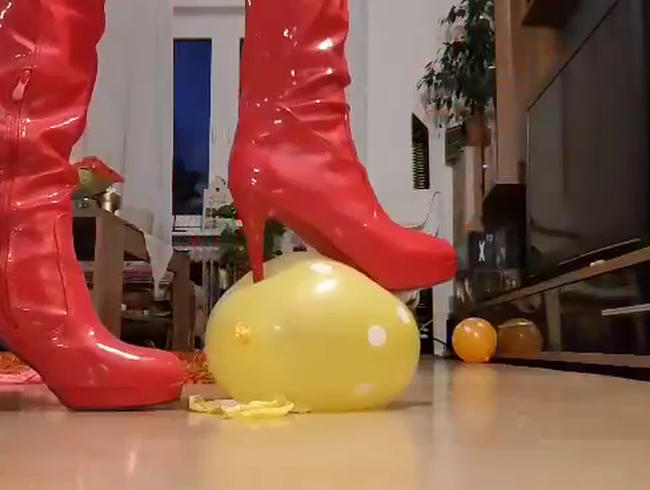 Download: tammara28 - dominastiefel ausgeliehen