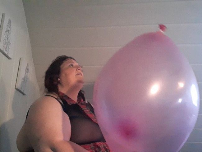 Download: tammara28 - Spiele mit xxl Luftballon