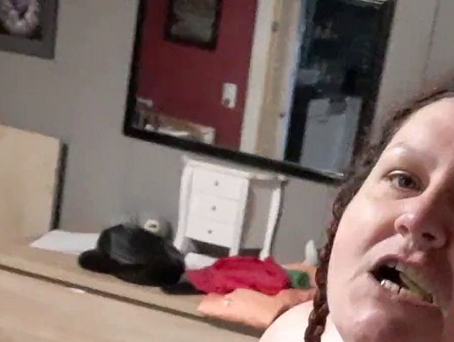 Download: tammara28 - Kaugummi Fee in Lack und Leder