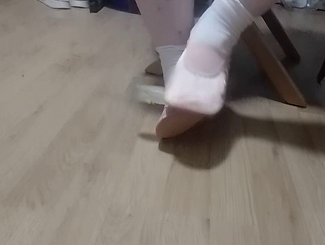 Download: tammara28 - Meine ersten Gymnastikschläppchen mit weißen Socken