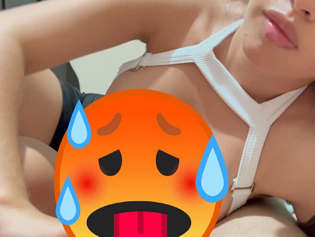 Download: teenamateurgirls - Ich teile das Bett mit meiner echten Stiefschwester, POV-Blowjob mit Sperma im Mund