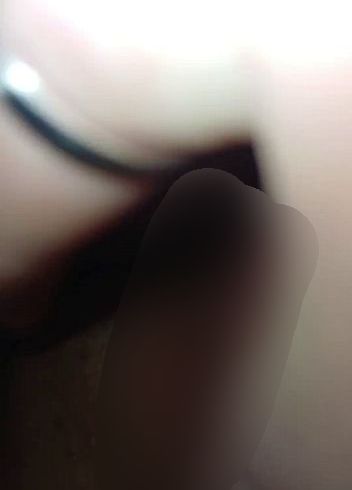 Download: teenmausi18 - Schlampe versohlt sich nach dem rumspielen den Arsch selbst